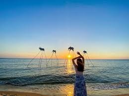 Dạo biển và ngắm hoàng hôn